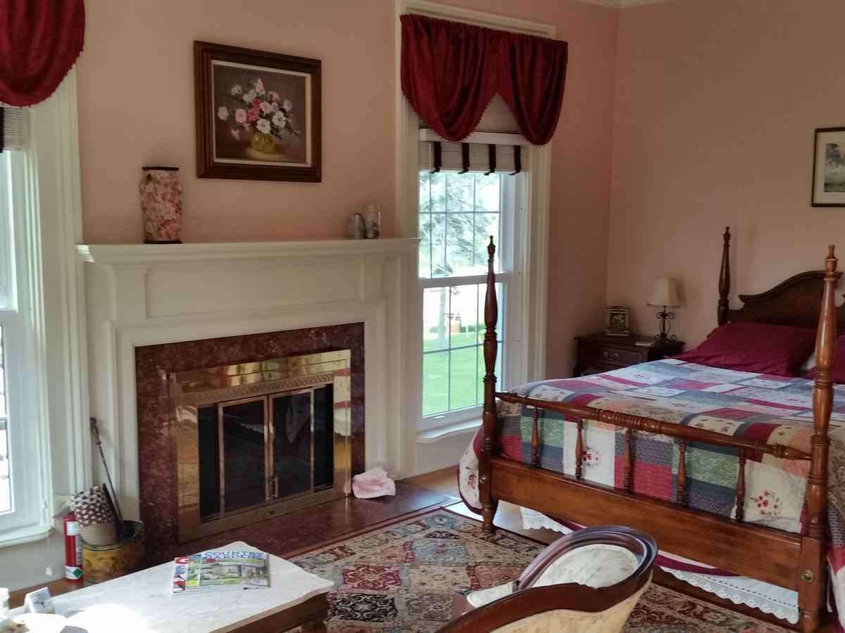 Pattersonville Mariaville Lake B & B מראה חיצוני תמונה