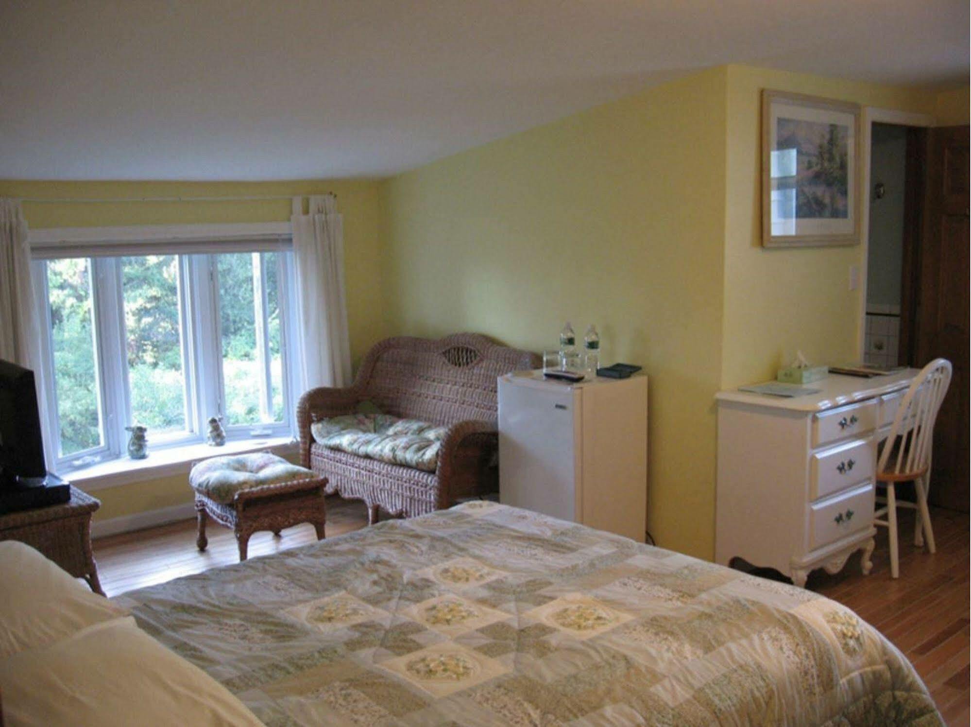 Pattersonville Mariaville Lake B & B מראה חיצוני תמונה