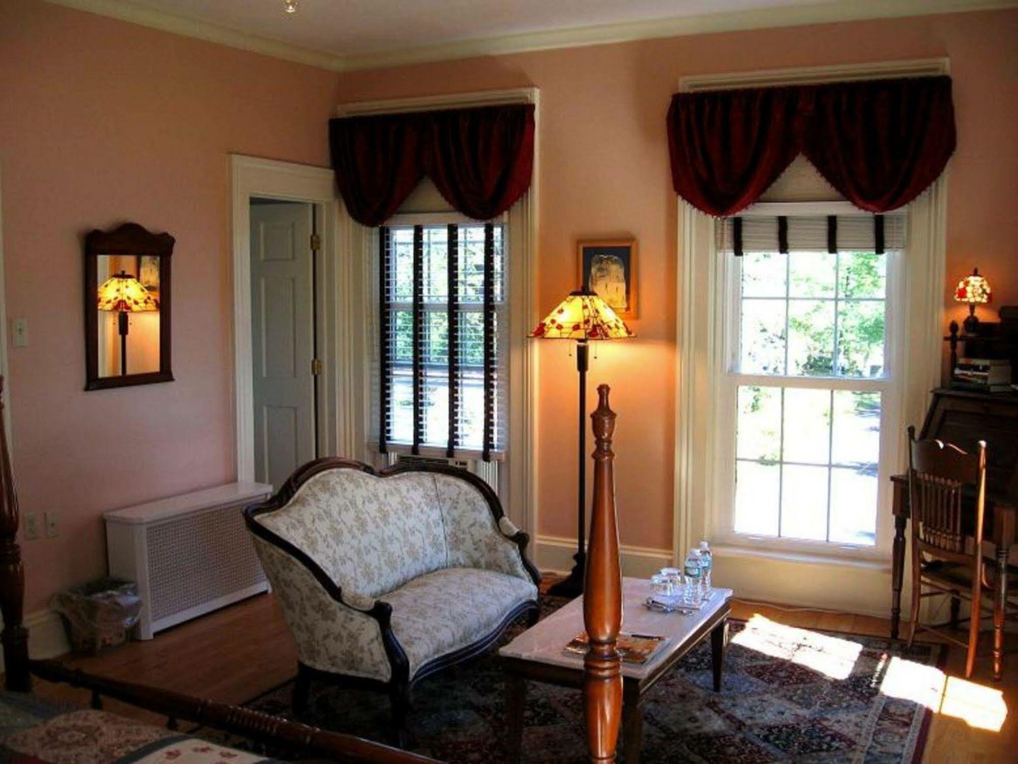 Pattersonville Mariaville Lake B & B מראה חיצוני תמונה