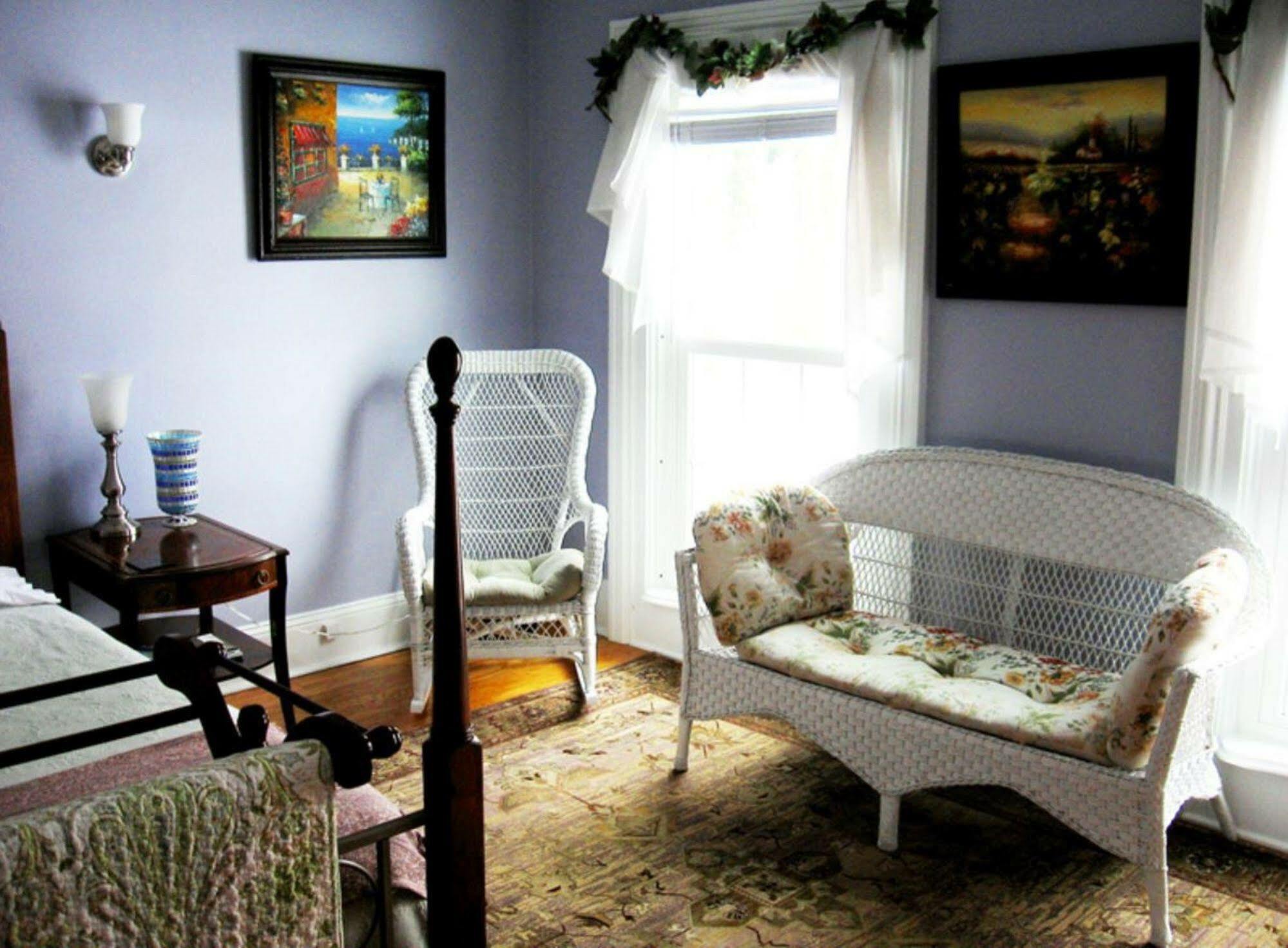 Pattersonville Mariaville Lake B & B מראה חיצוני תמונה