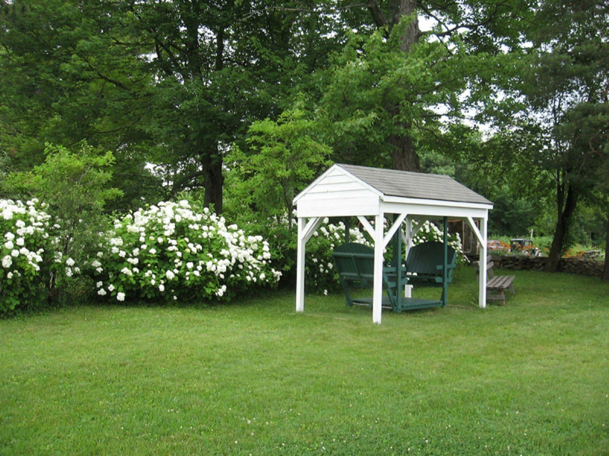 Pattersonville Mariaville Lake B & B מראה חיצוני תמונה